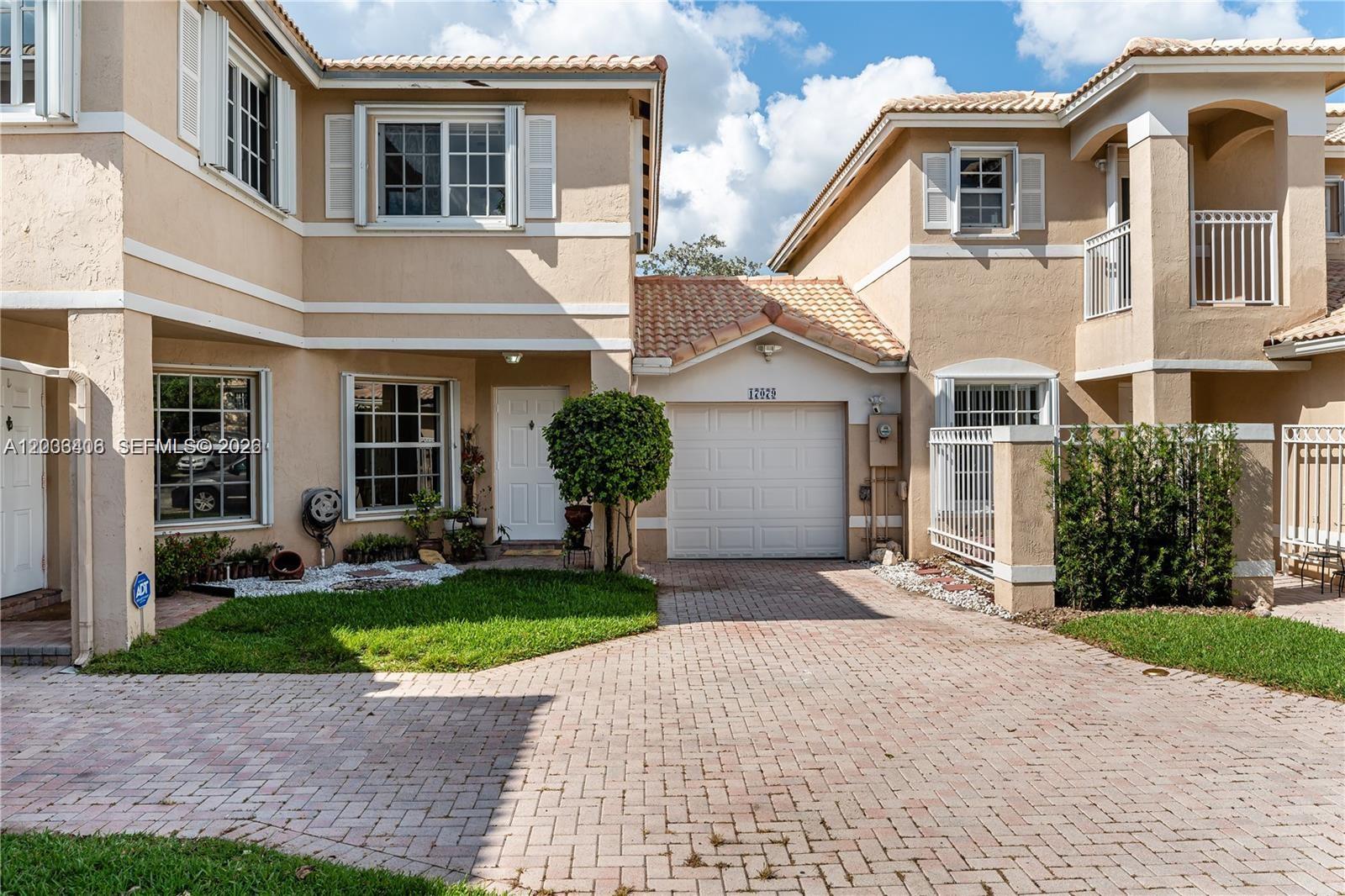 Residential Lease in Pembroke Pines 2