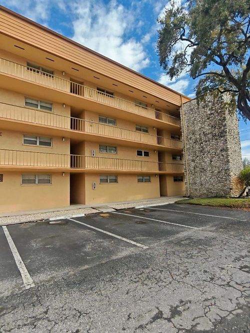 112-5820 N Church Ave, TAMPA, FL, 33614-5640 | Card Image