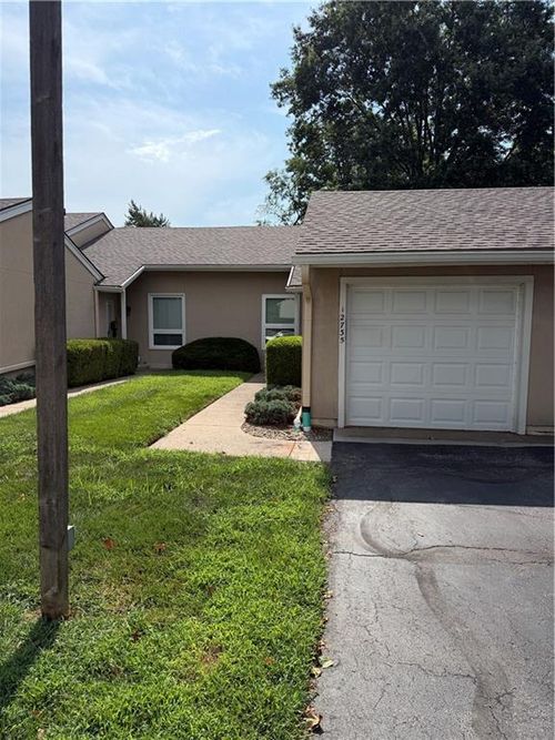 12735 108th Pl, Overland Park, KS, 66210-1142 | Card Image