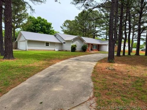500 Diamond, Holdenville, OK, 74848 | Card Image