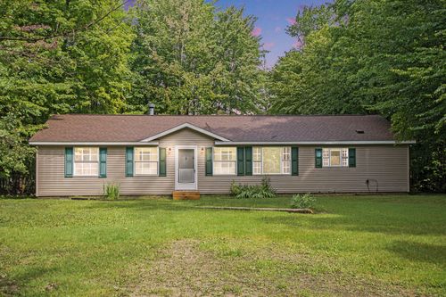 31588 W Birch Shores Dr, Trout Lake, MI, 49793-7800 | Card Image
