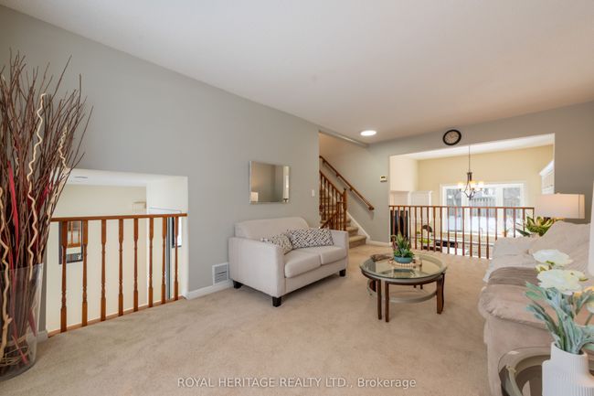 28 Renfield Cres, House other with 3 bedrooms, 3 bathrooms and 2 parking in Whitby ON | Image 17
