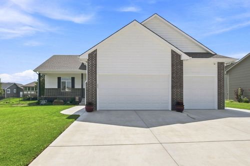 8203 W Lang St, Wichita, KS, 67205-3433 | Card Image