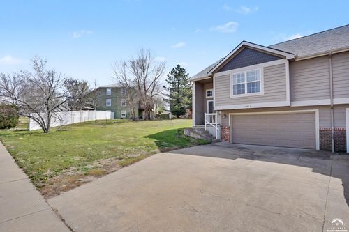 unit-a-1549 Legend Trail Dr, Lawrence, KS, 66047-2571 | Card Image