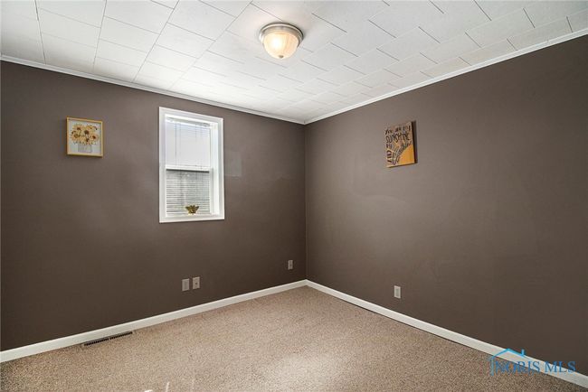 Main floor bedroom with large closet | Image 12