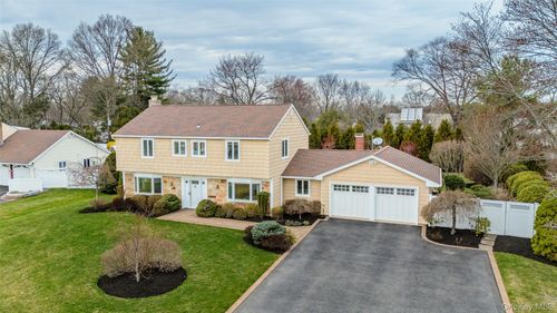 9 Bowen Pl, Stony Brook, NY, 11790-2609 | Card Image