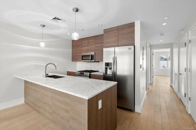 156 Beach 5 Th St, Home with 0 bedrooms, 1 bathrooms and null parking in Far Rockaway NY | Image 18