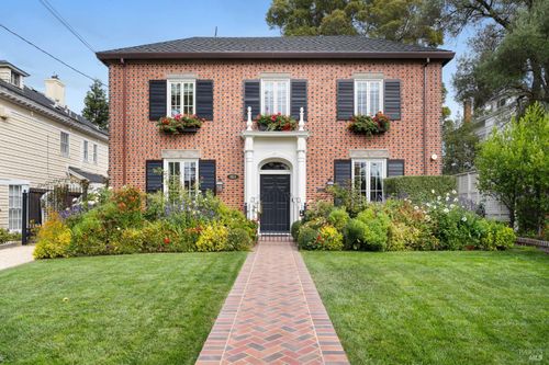 853 D Street, Petaluma, CA, 94952 | Card Image