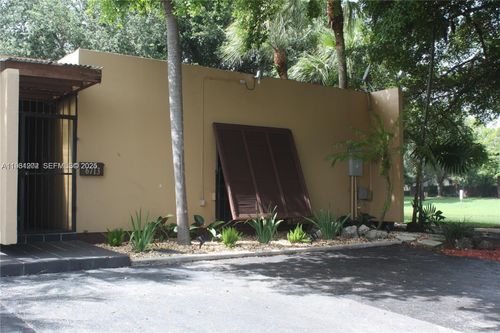 6713-6713 Kingsmoor Way, Miami Lakes, FL, 33014-6519 | Card Image