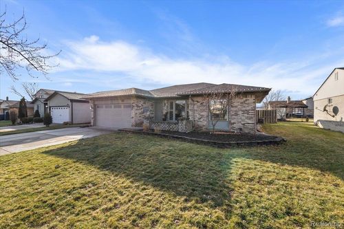 46621 Apple Ln, Macomb, MI, 48044-3413 | Card Image