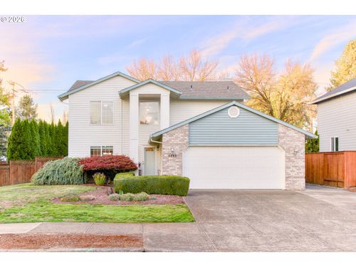 1315 Ne Zachary St, Hillsboro, OR, 97124 | Card Image