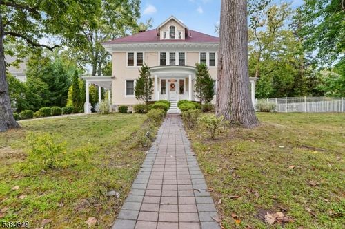 285 Maple St, Englewood, NJ, 07631-3704 | Card Image