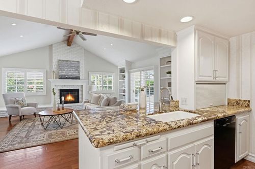 17821 Quintana Ln, Huntington Beach, CA, 92647-6634 | Card Image