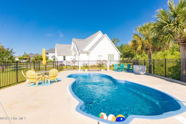 111 Magens Ct E, House other with 4 bedrooms, 4 bathrooms and 2 parking in Cedar Point NC | Image 52