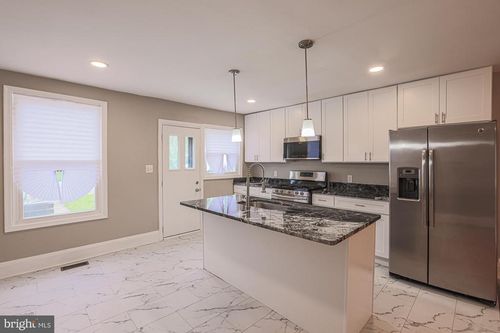 130 Reedbird Ave, BALTIMORE, MD, 21225-1237 | Card Image