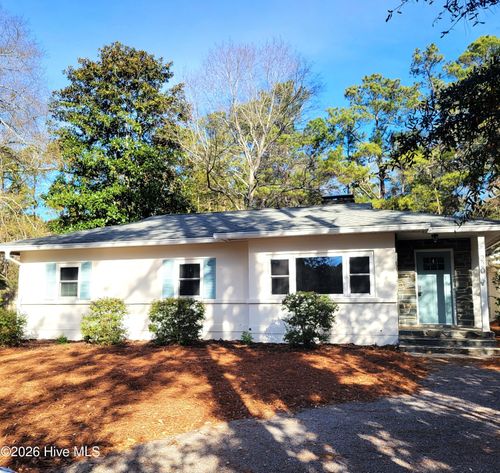 220 Country Club Cir, Southern Pines, NC, 28387-6504 | Card Image