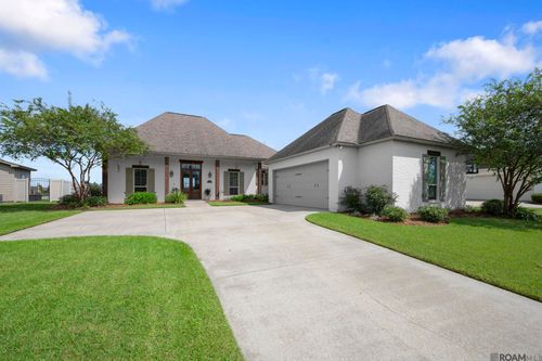 41204 Toledo Ave, Gonzales, LA, 70737-8626 | Card Image