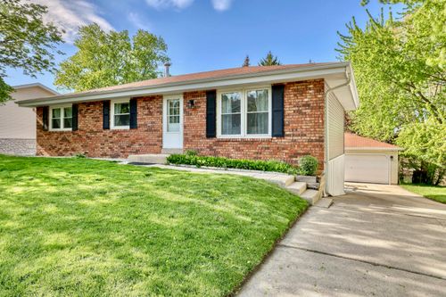1960 Dixie Dr, Waukesha, WI, 53189-7332 | Card Image