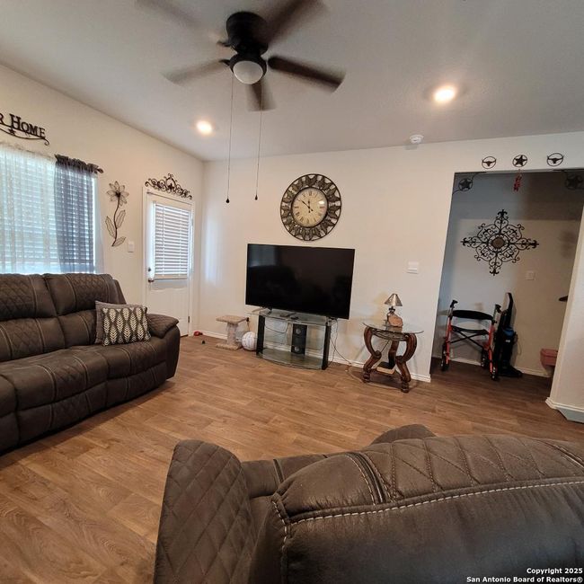 15703 Cardamom Cv, House other with 4 bedrooms, 3 bathrooms and null parking in Von Ormy TX | Image 13