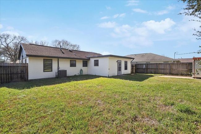 large backyard | Image 4