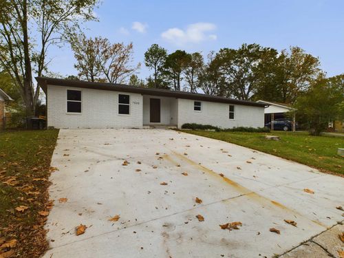 7808 Mcdaniel Dr, Little Rock, AR, 72209-3741 | Card Image