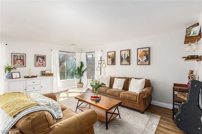 7805 Falling Pines Pl, House other with 4 bedrooms, 3 bathrooms and null parking in Las Vegas NV | Image 9
