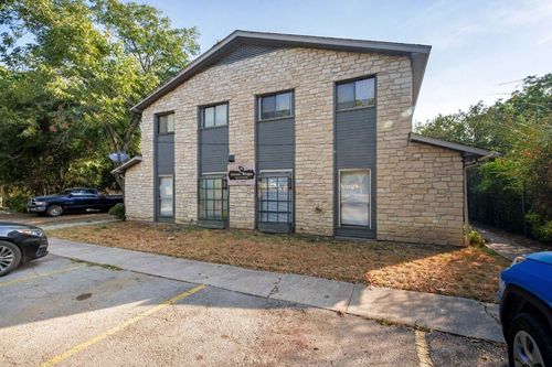 apt-b-200 Concho St, Lockhart, TX, 78644-3199 | Card Image