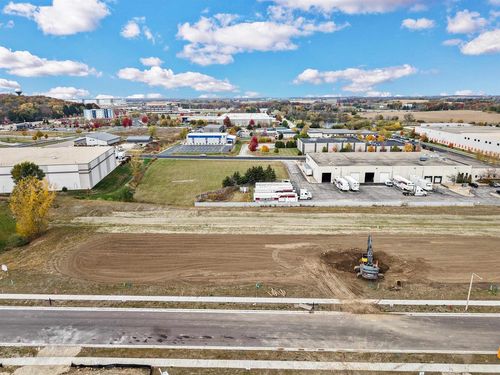 210 Michelle Ln, COTTAGE GROVE, WI, 53527-8982 | Card Image