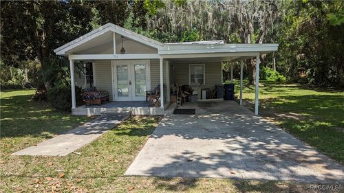 704 Ne 2nd Ave, CRYSTAL RIVER, FL, 34428-3504 | Card Image
