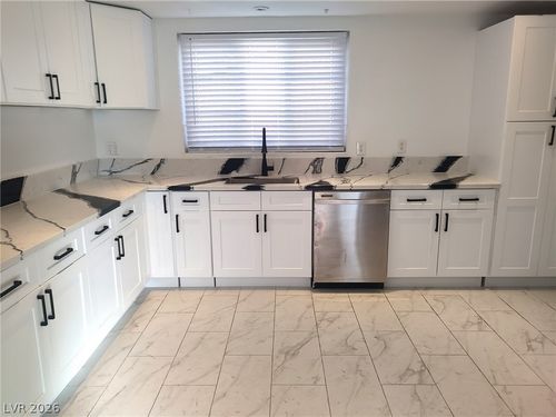 2005 E Oakey Blvd, Las Vegas, NV, 89104-3652 | Card Image