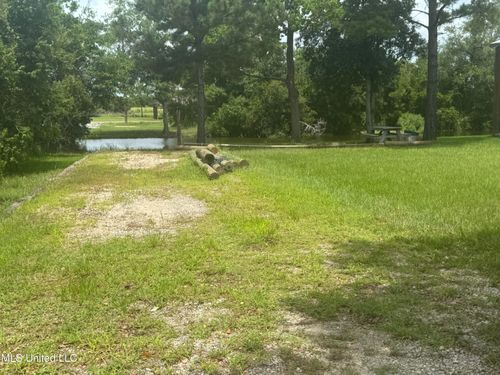 843 Larkspur Ln, Bay Saint Louis, MS, 39520-9015 | Card Image