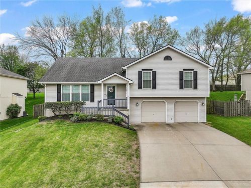 10611 Nw 86th Ter, Kansas City, MO, 64153-3689 | Card Image