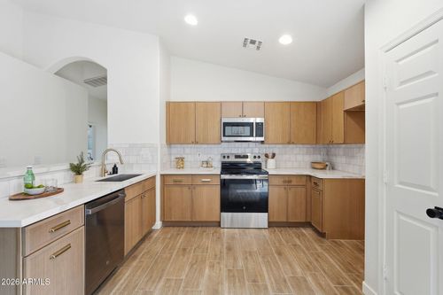 6126 E Roland St, Mesa, AZ, 85215-4200 | Card Image