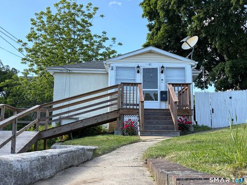 51 Dell Ave, New London, CT, 06320-3307 | Card Image