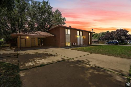 218 E Julie Anna Dr, Sandy, UT, 84070-0313 | Card Image