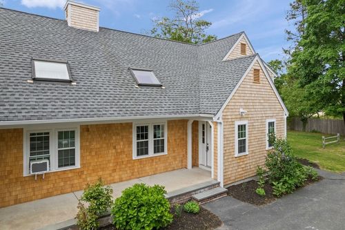 apt-2-176 Palmer Ave, Falmouth, MA, 02540-4806 | Card Image