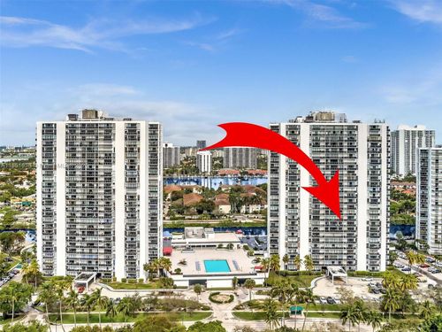 707-3675 N Country Club Dr, Aventura, FL, 33180-1706 | Card Image