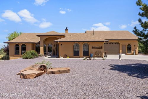 1093 Fawn Ln, Prescott, AZ, 86305-7403 | Card Image
