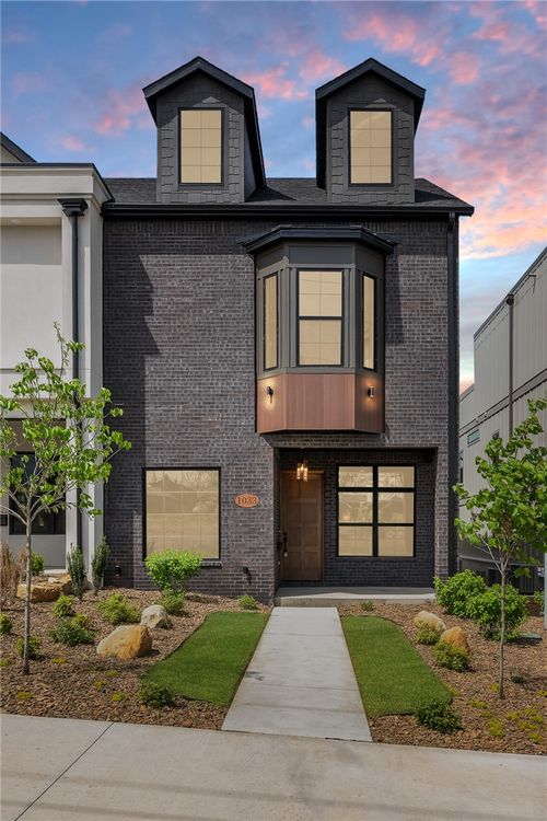 1033 Nw A St, Bentonville, AR, 72712-4746 | Card Image