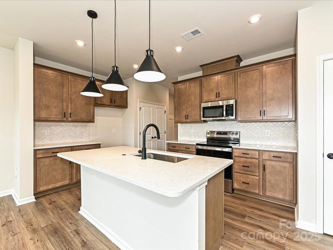 5676 Clear Creek Ln, Townhouse with 3 bedrooms, 3 bathrooms and null parking in Charlotte NC | Image 6