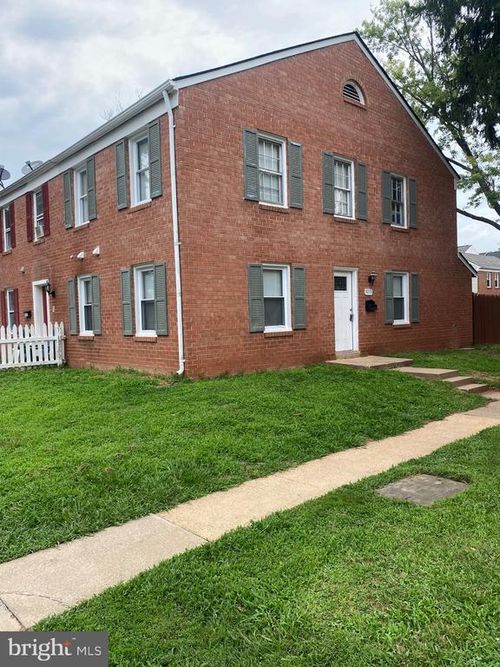 9715 Pickett Ln, MANASSAS, VA, 20110-5907 | Card Image