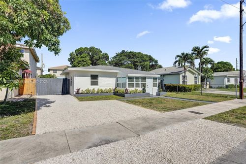 1115 Nw 1st Ave, Fort Lauderdale, FL, 33311-6227 | Card Image