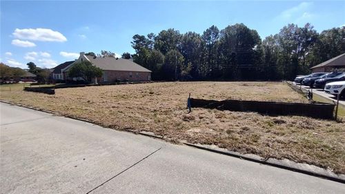 180 Veterans Blvd, Denham Springs, LA, 70726-5100 | Card Image
