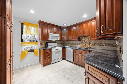 16737 109th Rd, Jamaica, NY, 11433-2917 | Card Image