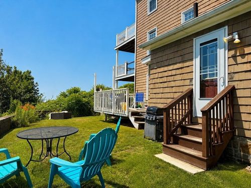 1l-17 Silva Ct, Gloucester, MA, 01930-3084 | Card Image