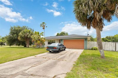 2958 Welcome Circle, House other with 3 bedrooms, 2 bathrooms and null parking in Kissimmee FL | Image 2