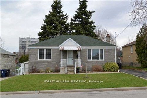 272 Richard Clark Dr, North York, ON, M3M1W4 | Card Image