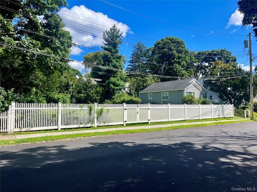 70-74 Bretton, Yonkers, NY, 10710 | Card Image