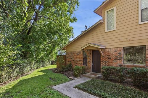 5638 Cedar Creek Dr, Benbrook, TX, 76109-5744 | Card Image