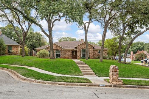3804 Berkshire Ct, Bedford, TX, 76021-3003 | Card Image